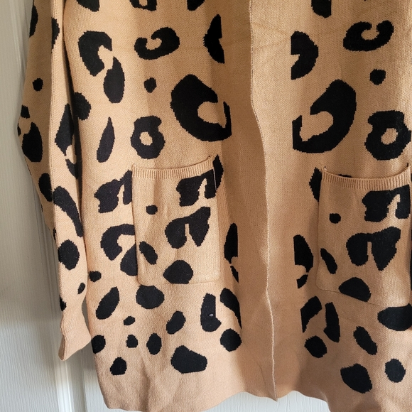 Tan/Black Leopard Print Long Open Front Cardigan Sweater Size M/L - Picture 4 of 10